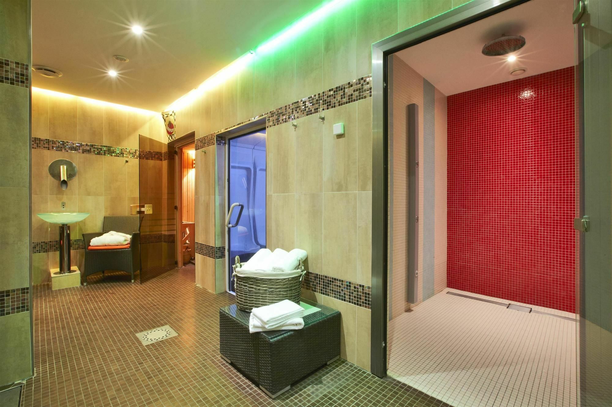 Enzo Hotels Metz Sud Augny By Kyriad Direct Exterior photo