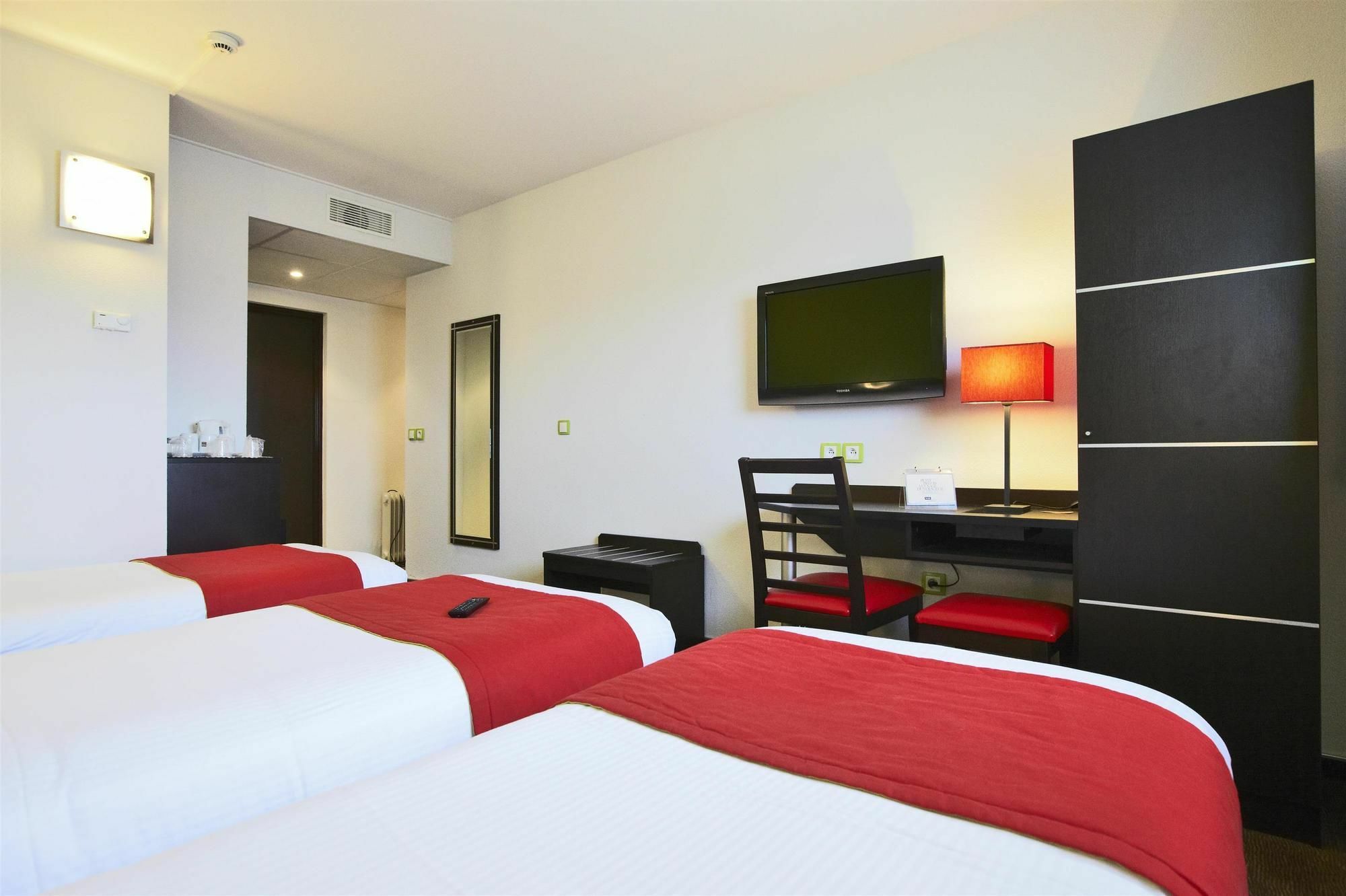 Enzo Hotels Metz Sud Augny By Kyriad Direct Exterior photo
